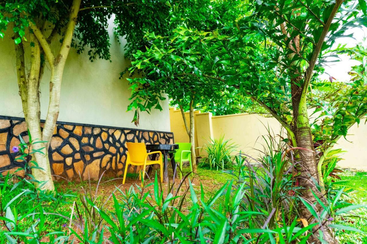 Airport Unique Hotel Entebbe Exteriér fotografie